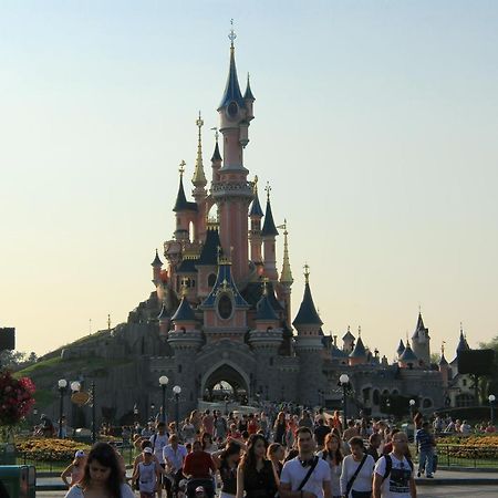 Appartement Wakandais-Proche Disney, Parking & Wifi Montévrain Exteriér fotografie