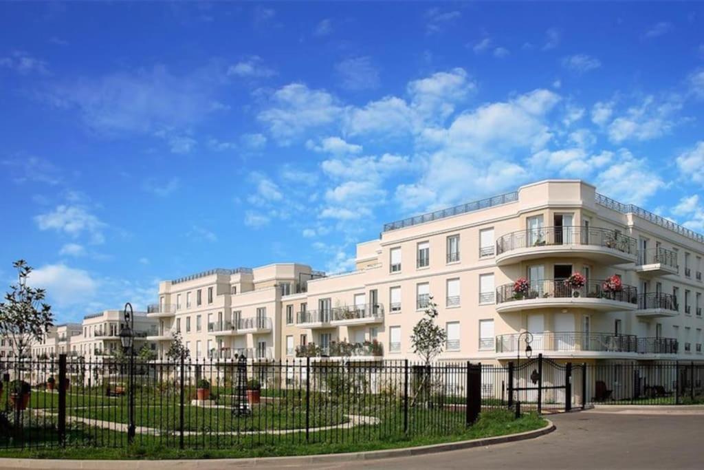 Appartement Wakandais-Proche Disney, Parking & Wifi Montévrain Exteriér fotografie